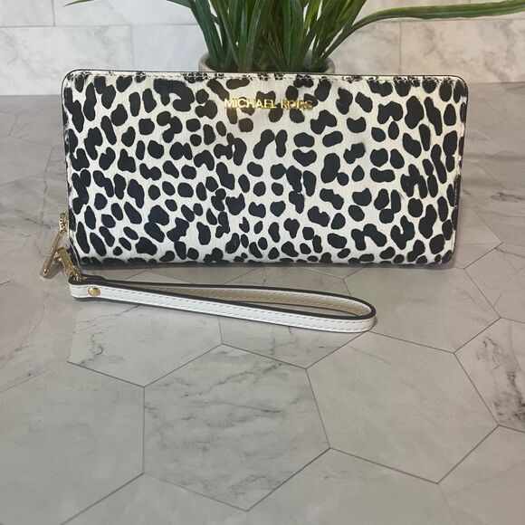 Michael Kors Continental Zip Wallet Wristlet Calf Hair - Picture 1 of 7